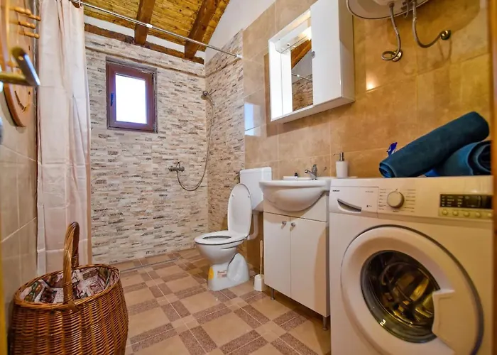 Сasa de vacaciones Anita 2 Mit Pool By Interhome Budak